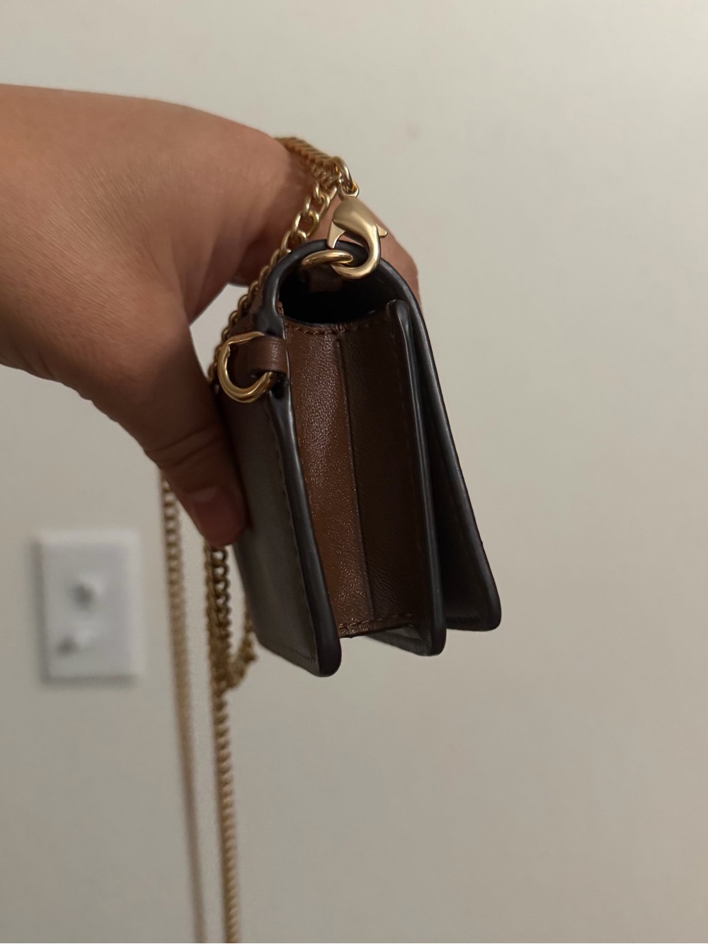 Coach Wallet on a Chain in Signature Canvas - Picture 4 of 9
